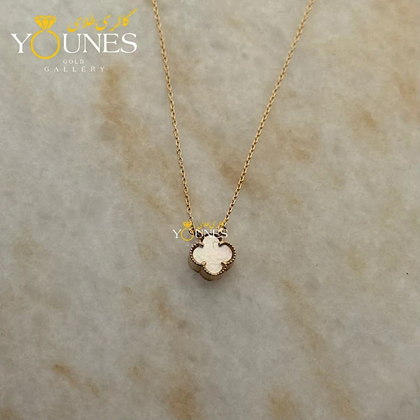 گردنبند طلا ونکلیف سنگی سفید